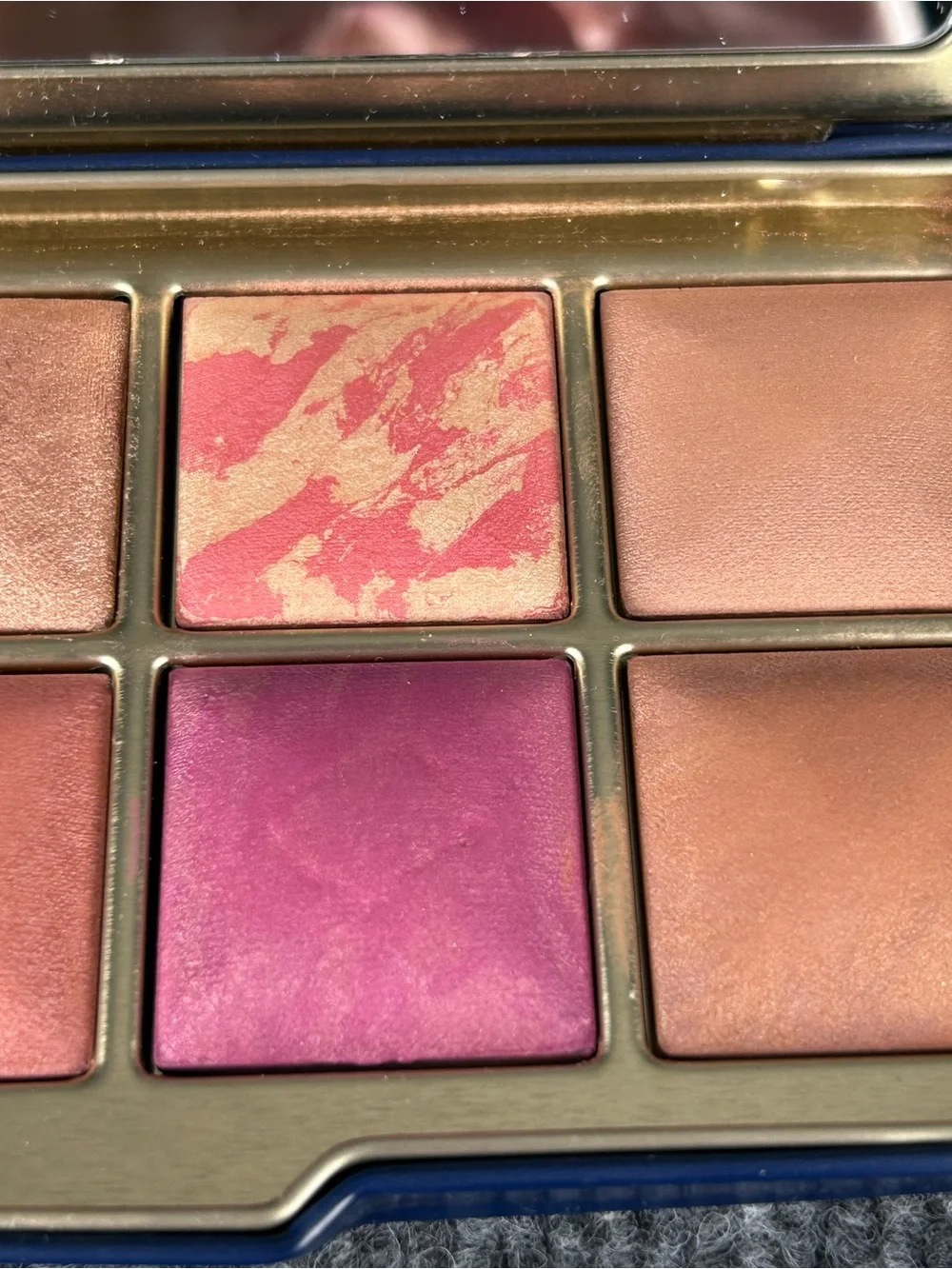 HOURGLASS Ambient Lighting Edit Unlocked Palette FOX 🦊 w BRUSH Highlight& Blush